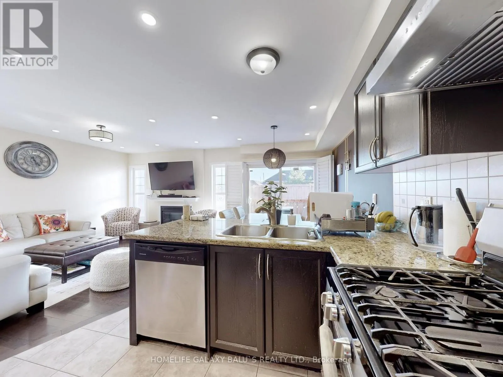 493 NAIRN CIRCLE