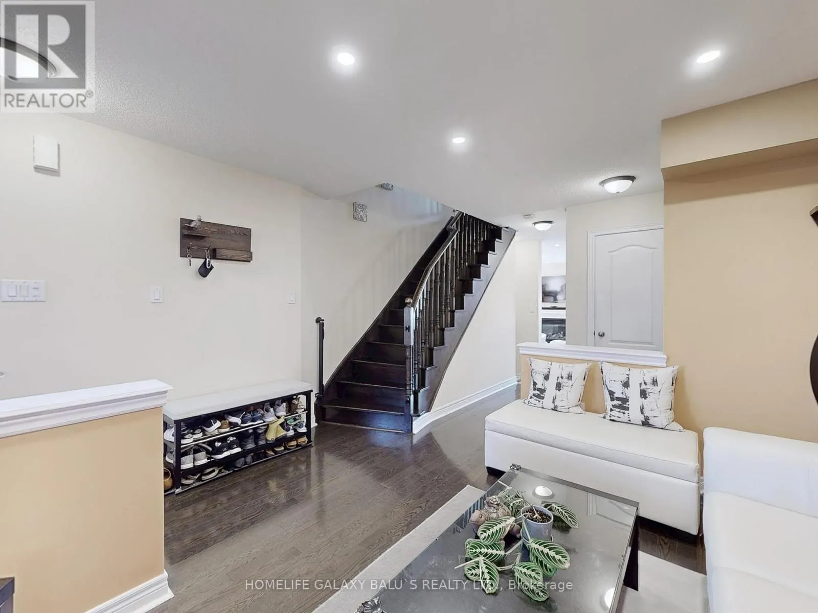 493 NAIRN CIRCLE