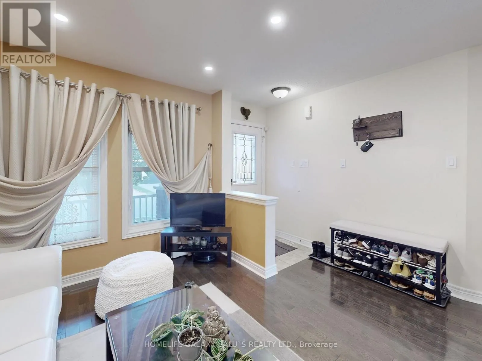 493 NAIRN CIRCLE