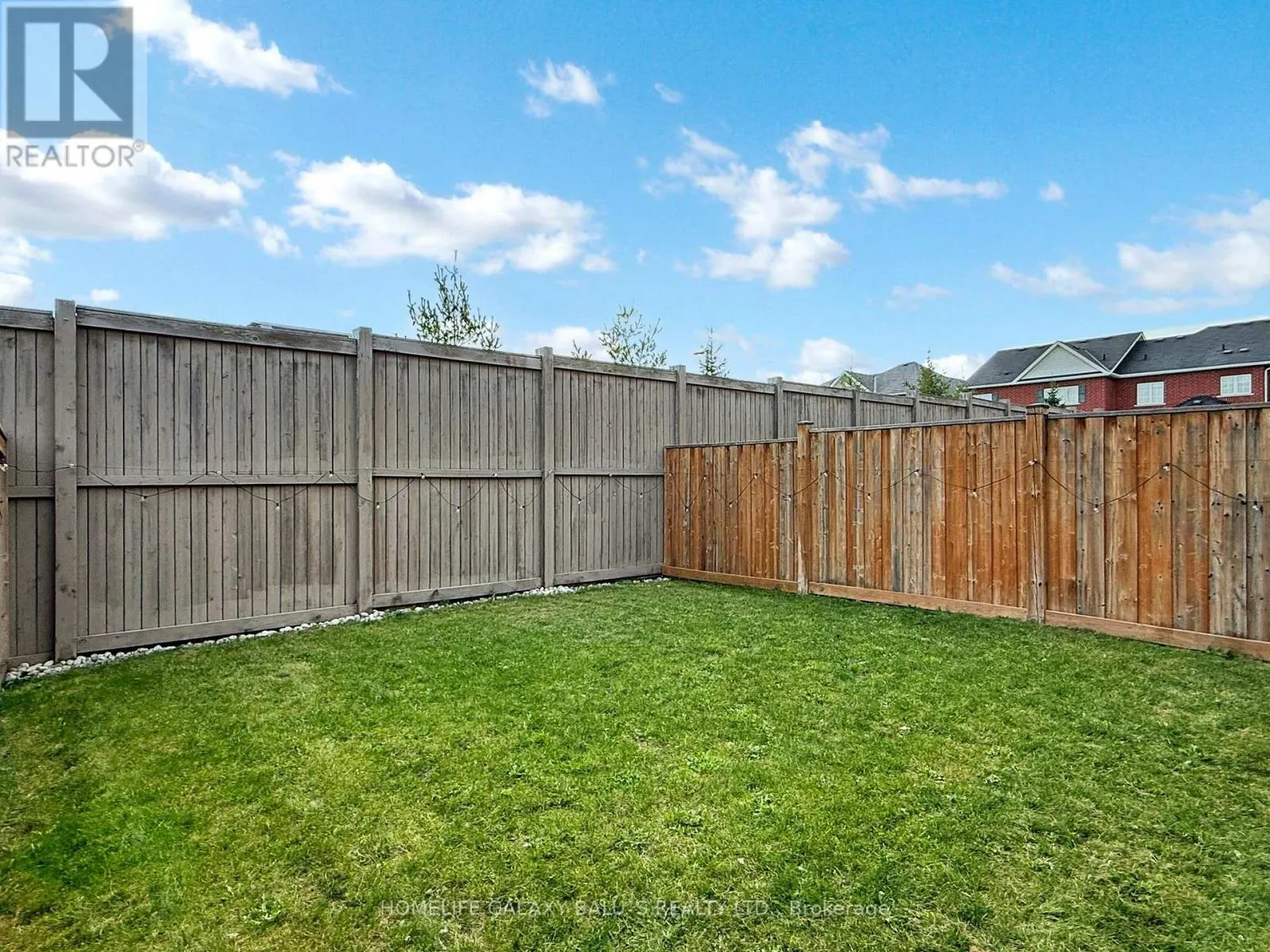 493 NAIRN CIRCLE