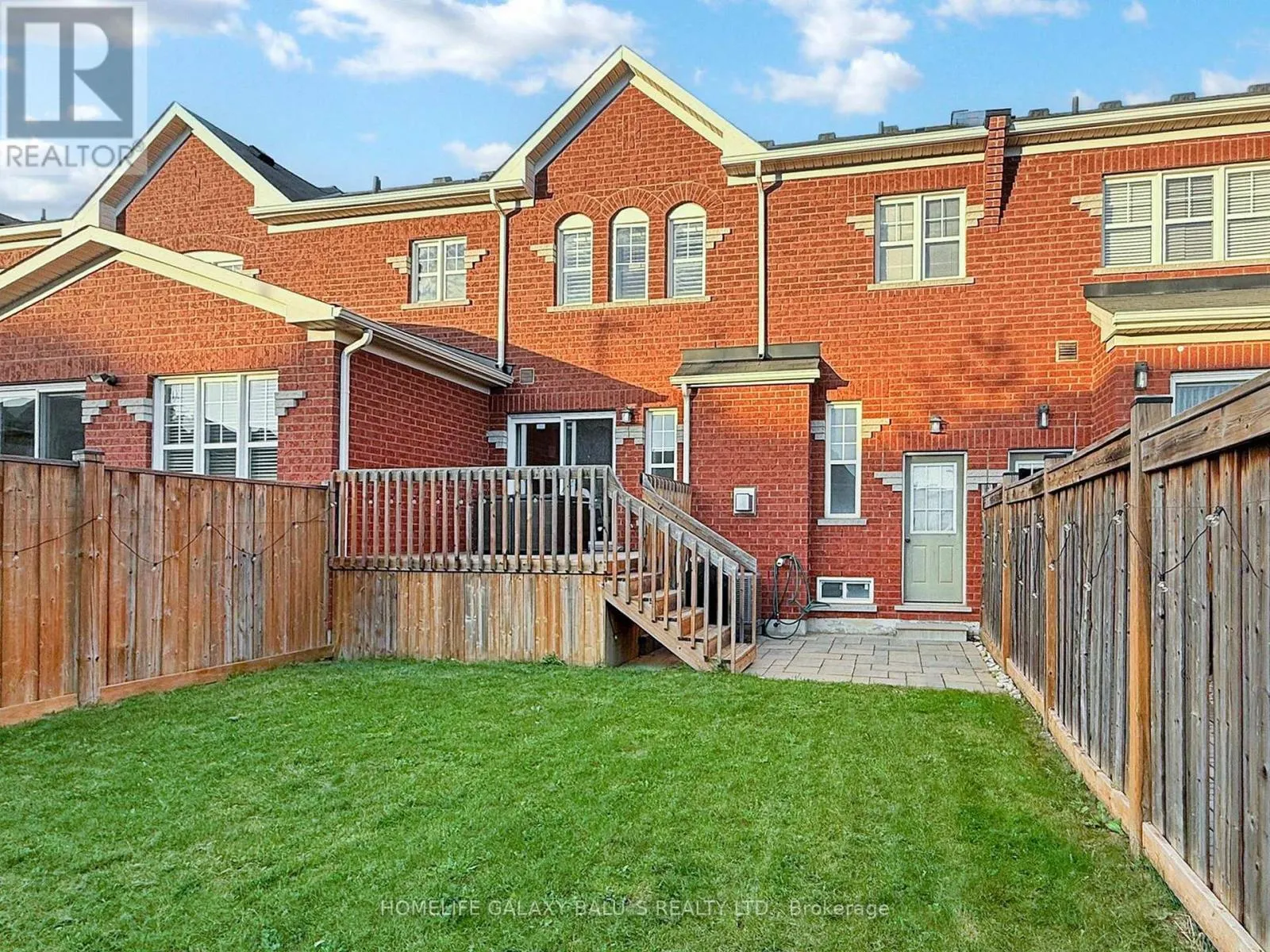 493 NAIRN CIRCLE