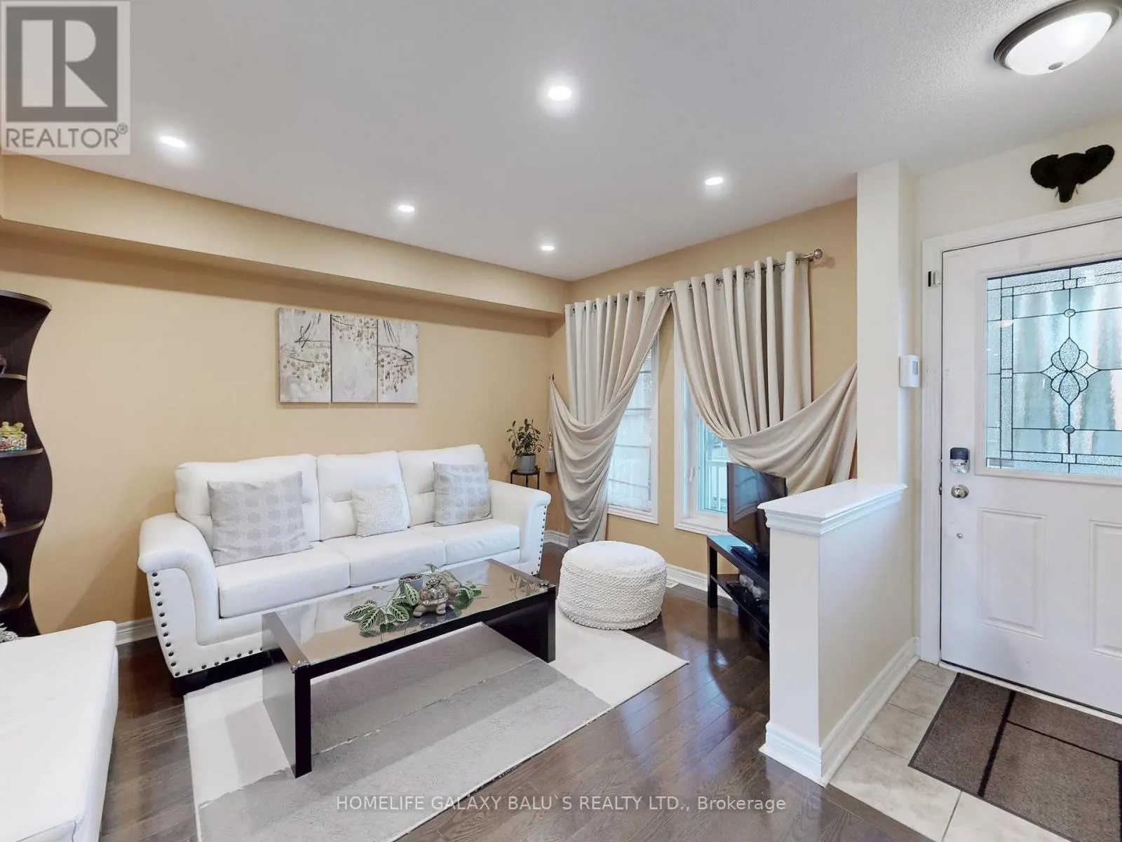 493 NAIRN CIRCLE
