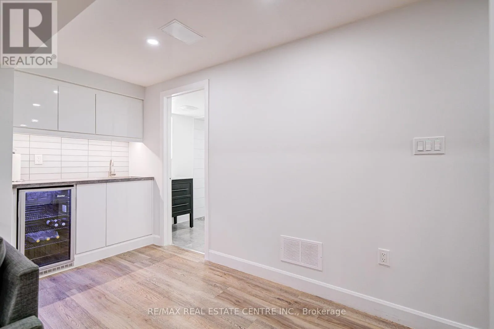 3268 CLOISE WAY