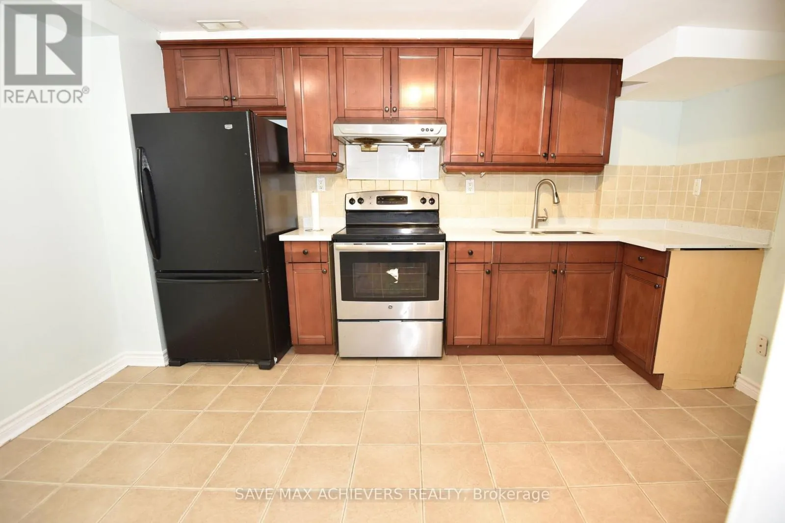 521 NAVIGATOR DRIVE