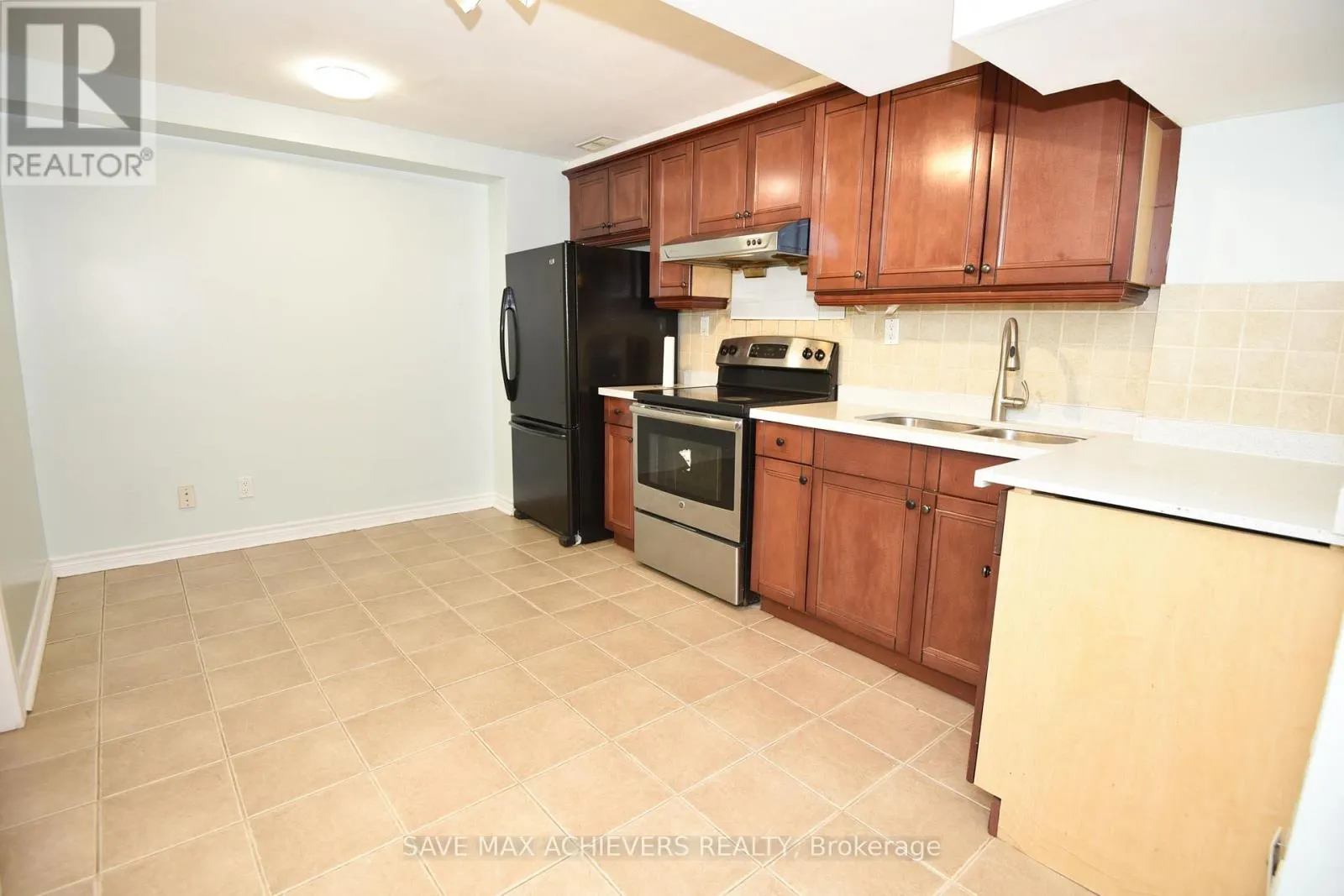 521 NAVIGATOR DRIVE