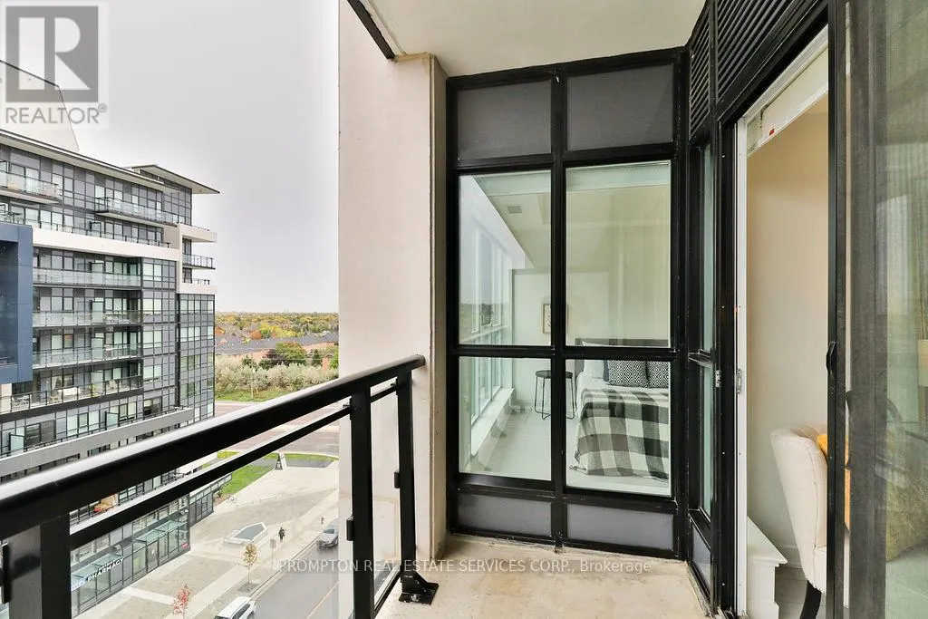 715 - 405 DUNDAS STREET W