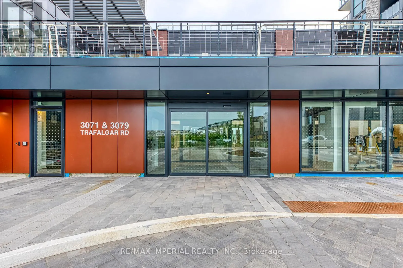 A1410 - 3079 TRAFALGAR ROAD