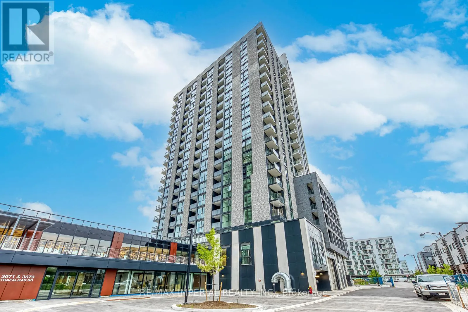 A1410 - 3079 TRAFALGAR ROAD