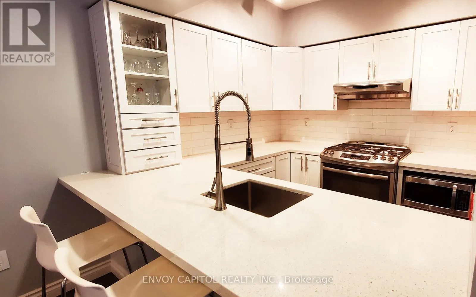 306 - 60 BARONDALE DRIVE