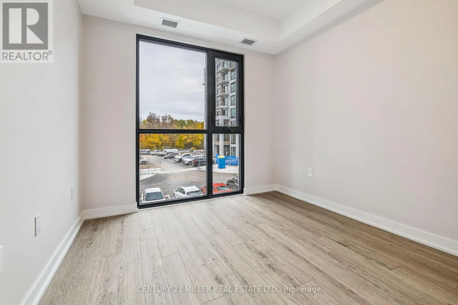 206 - 720 WHITLOCK AVENUE