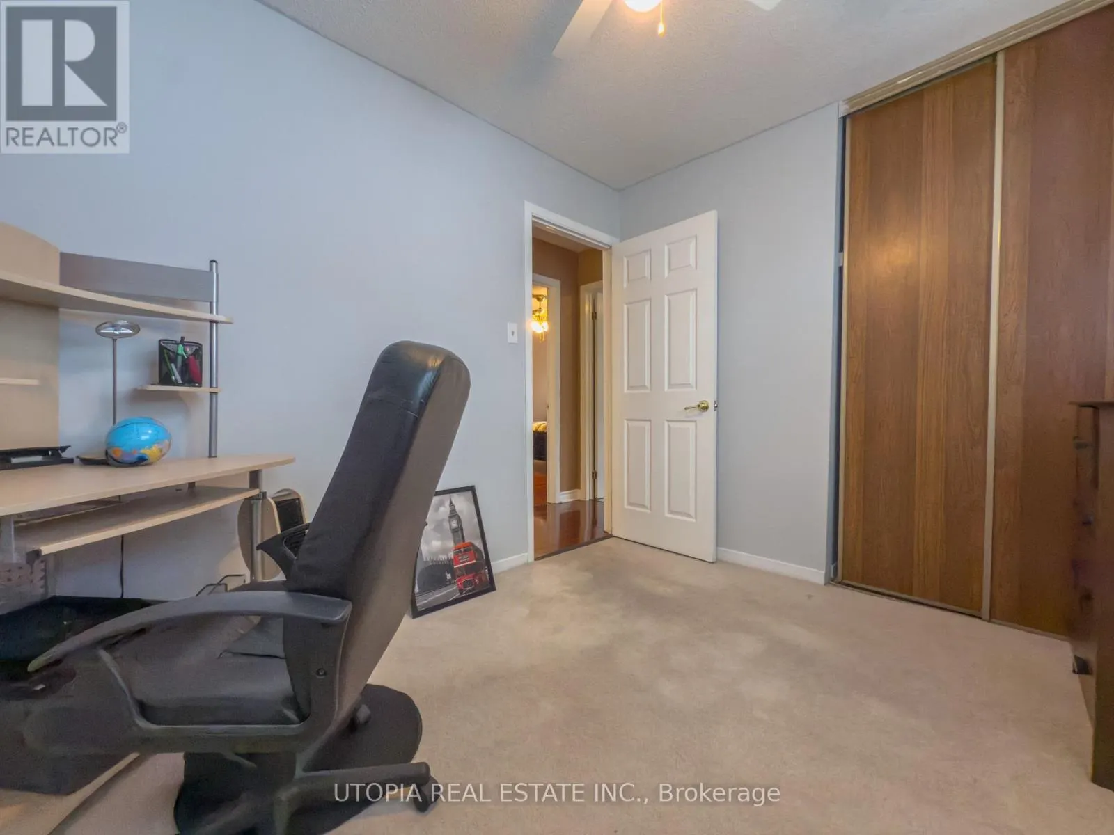 165 NORTH SERVICE ROAD E