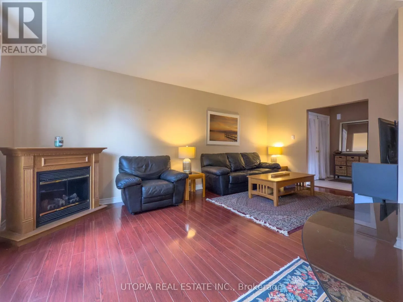 165 NORTH SERVICE ROAD E