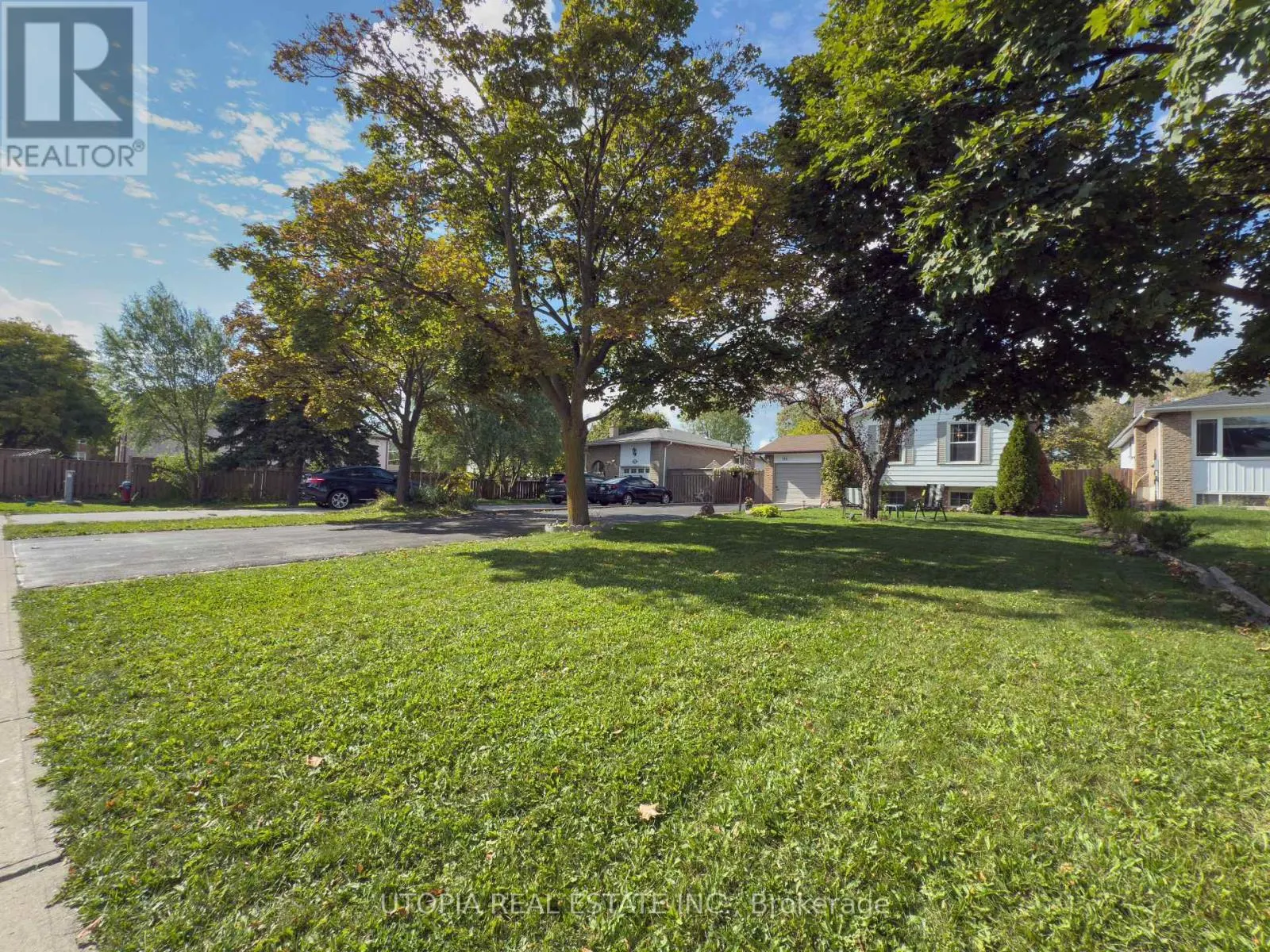 165 NORTH SERVICE ROAD E