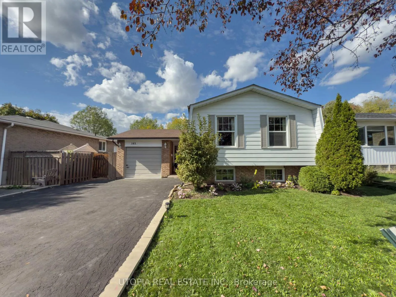 165 NORTH SERVICE ROAD E