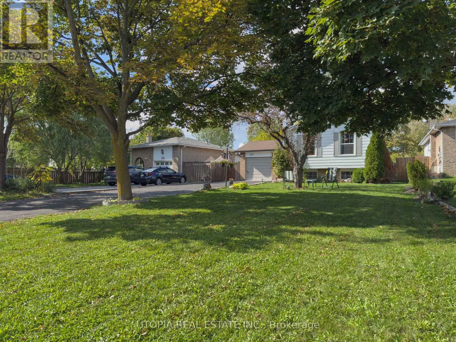 165 NORTH SERVICE ROAD E