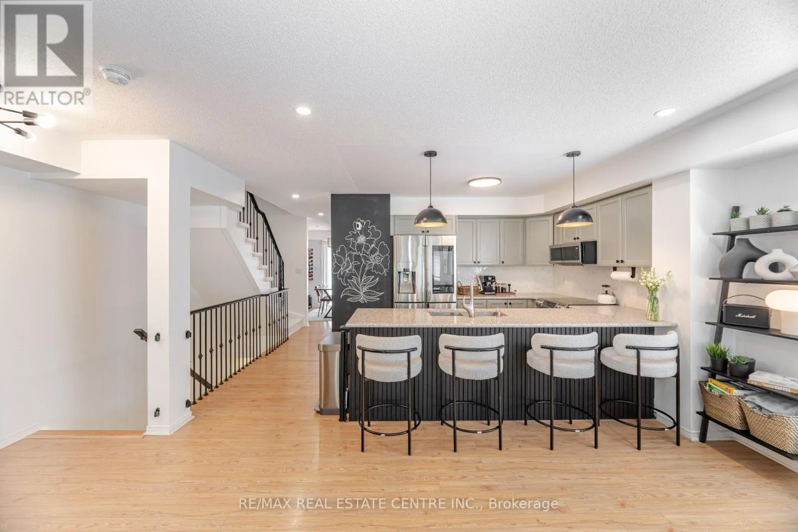 12 - 3070 THOMAS STREET