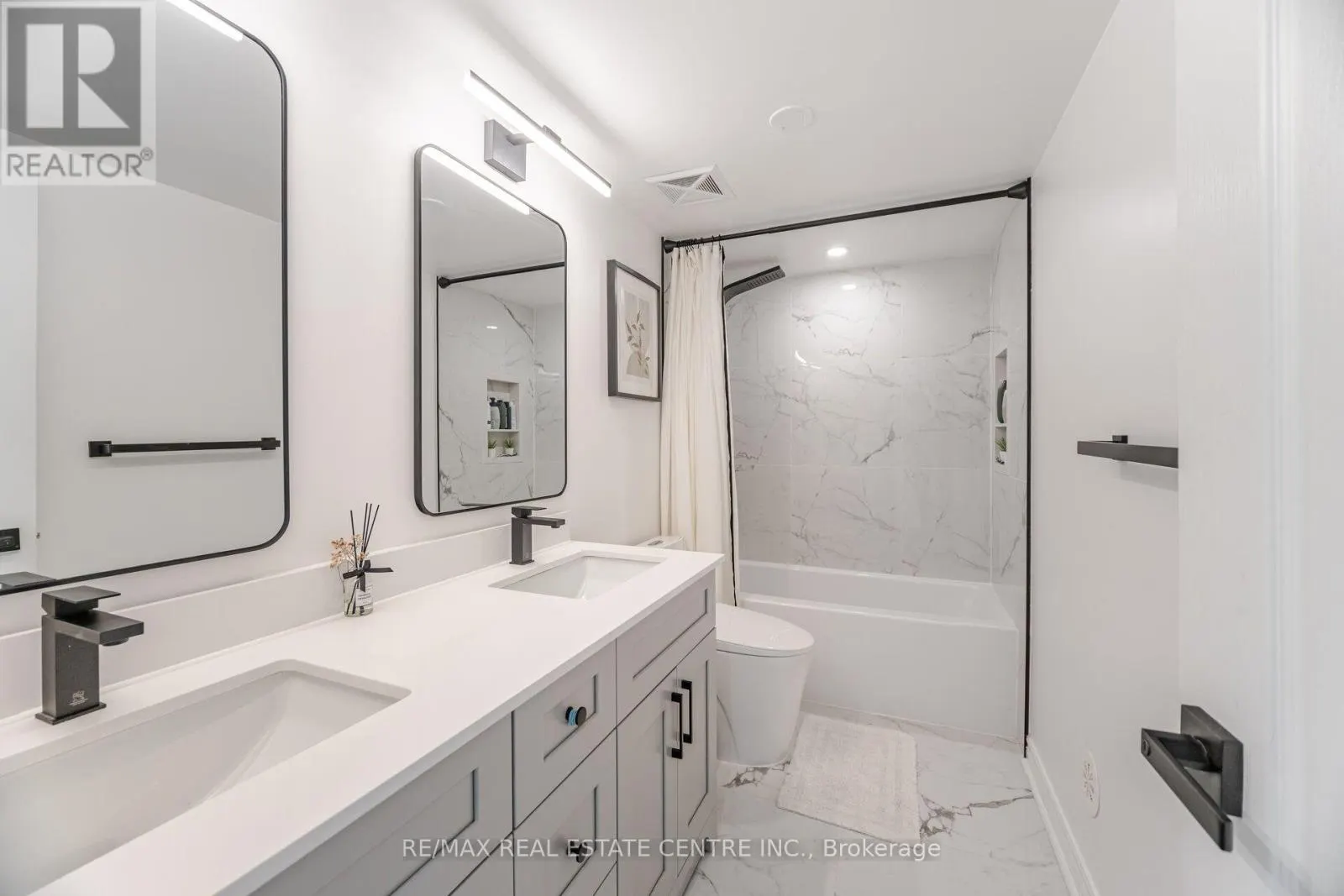 12 - 3070 THOMAS STREET
