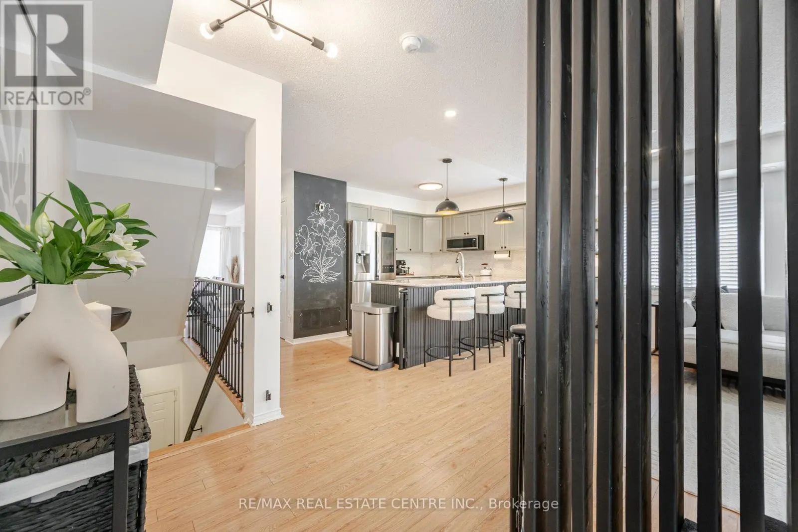 12 - 3070 THOMAS STREET