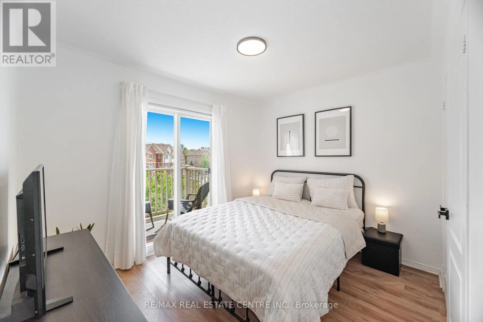 12 - 3070 THOMAS STREET