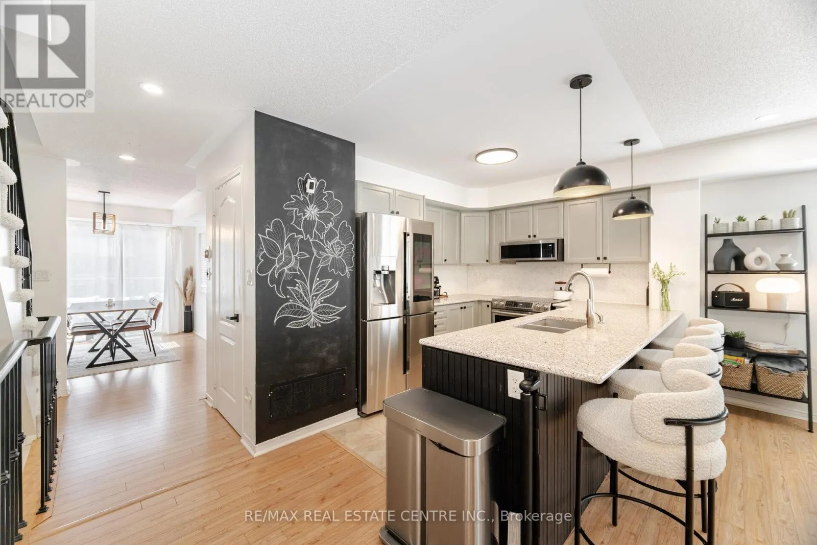12 - 3070 THOMAS STREET