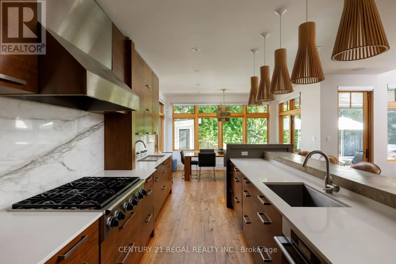 2442 MEADOWOOD CRESCENT