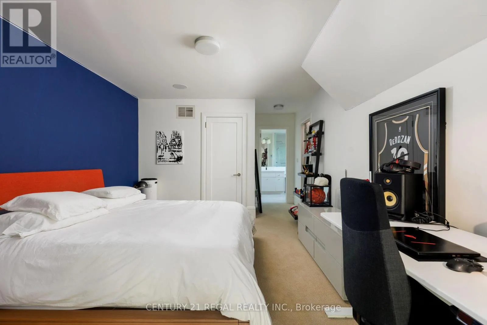 2442 MEADOWOOD CRESCENT