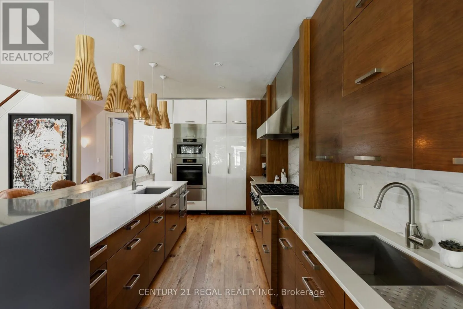 2442 MEADOWOOD CRESCENT