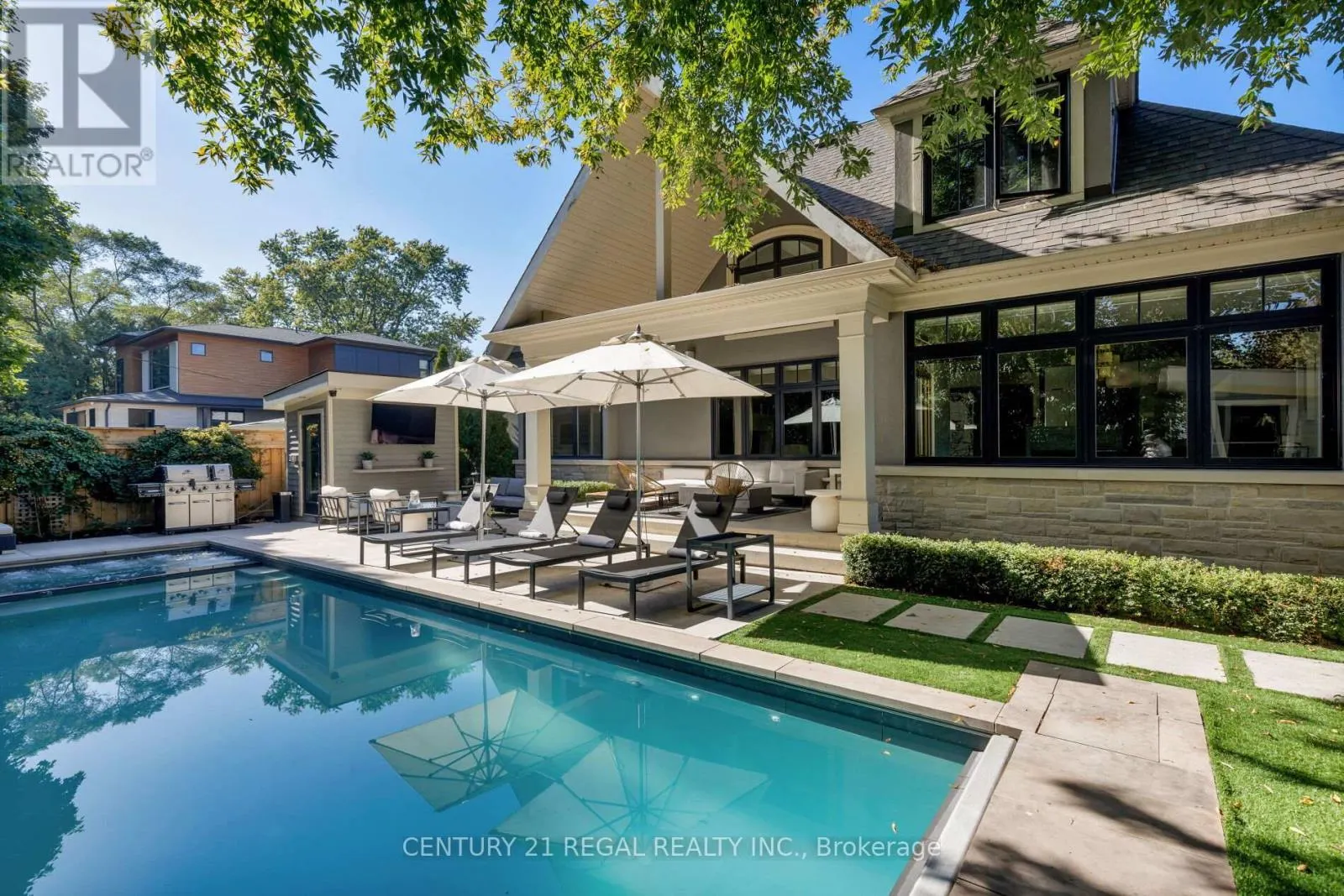 2442 MEADOWOOD CRESCENT