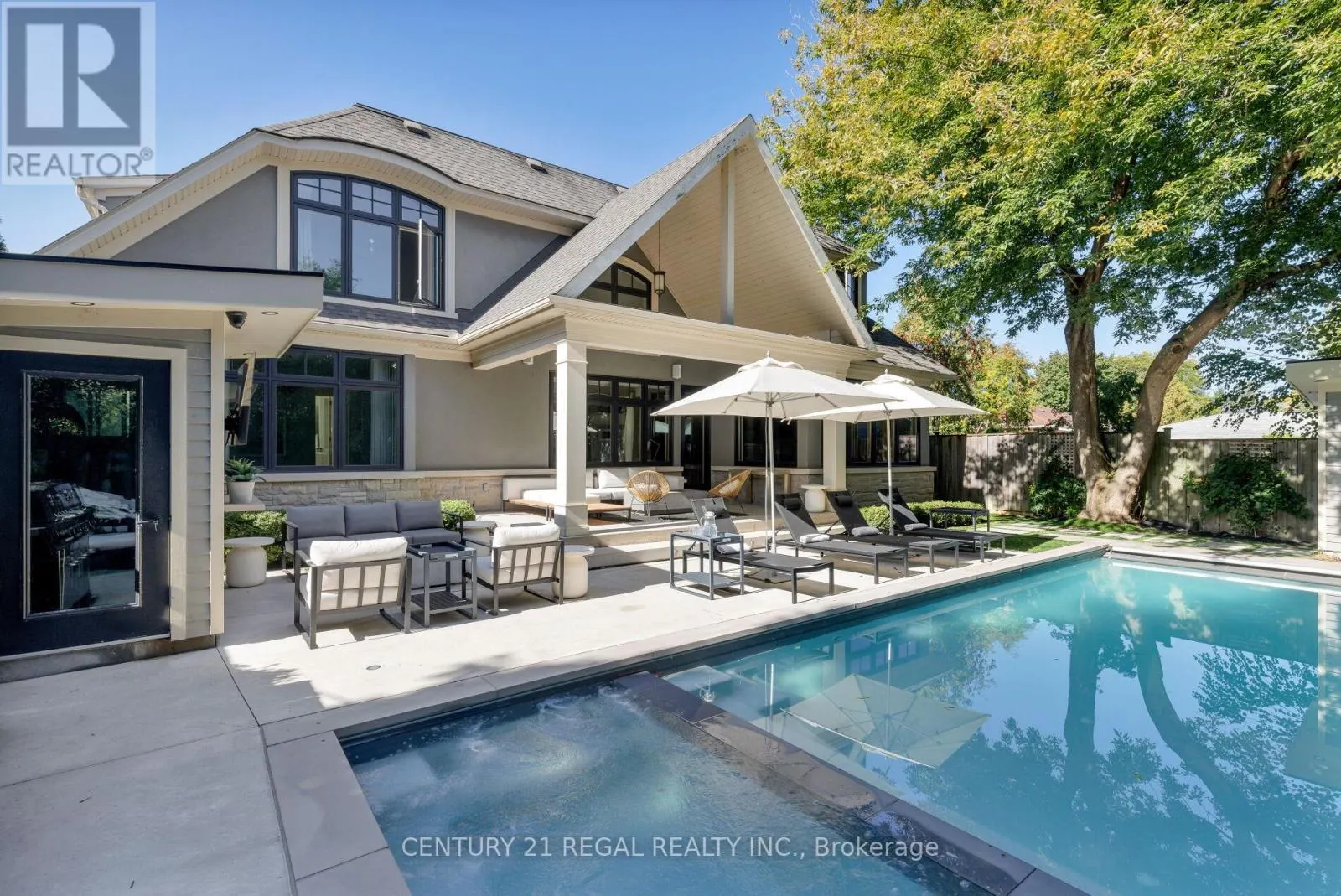2442 MEADOWOOD CRESCENT