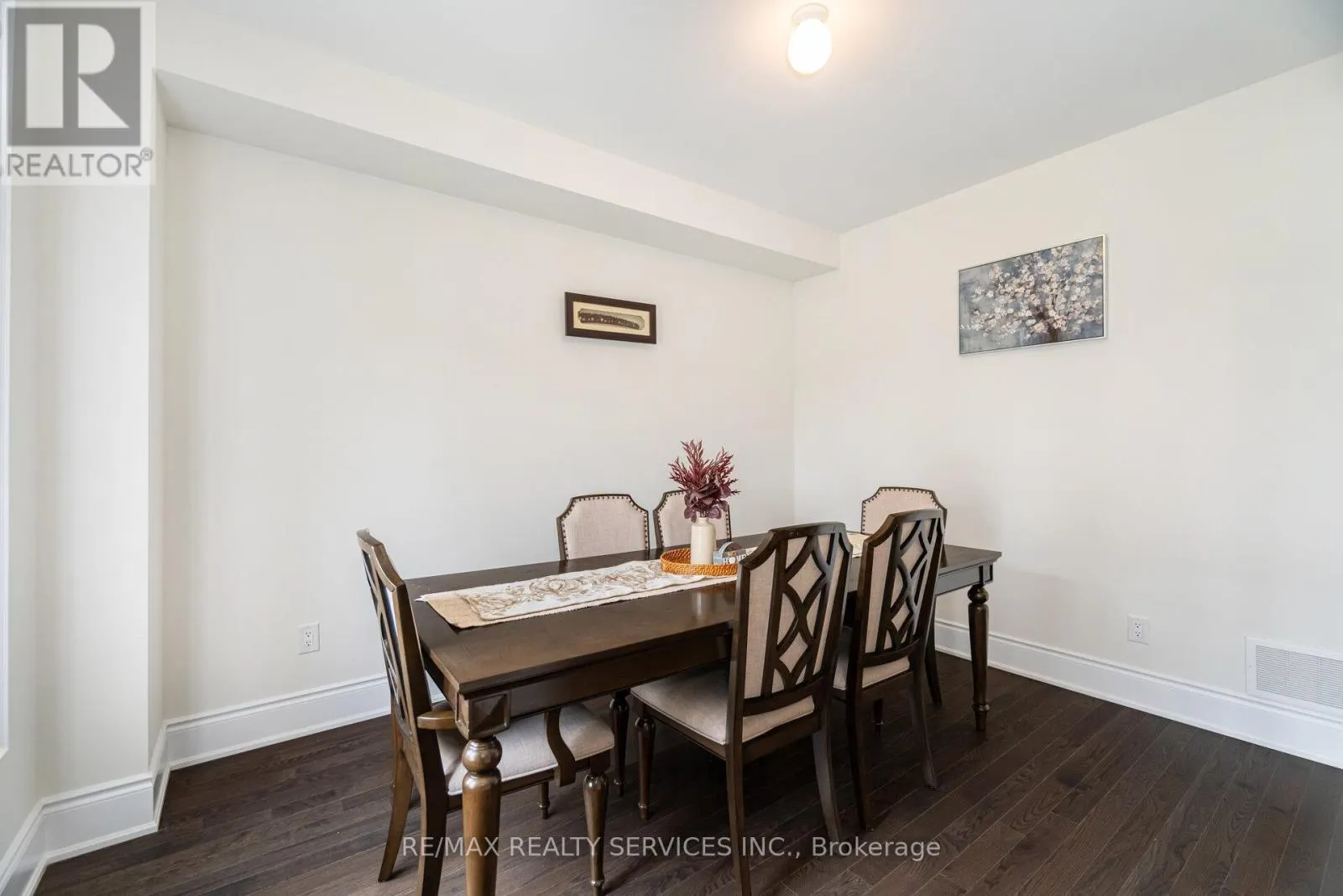 38 FOXSPARROW ROAD