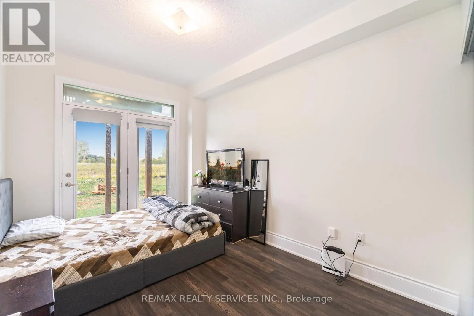 38 FOXSPARROW ROAD