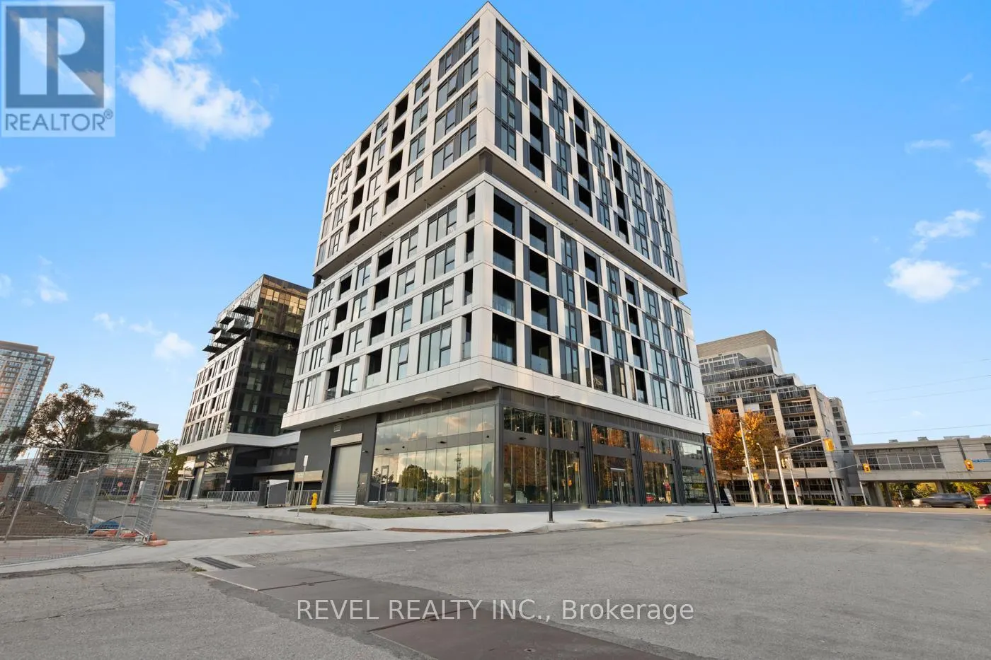 224 - 1037 THE QUEENSWAY