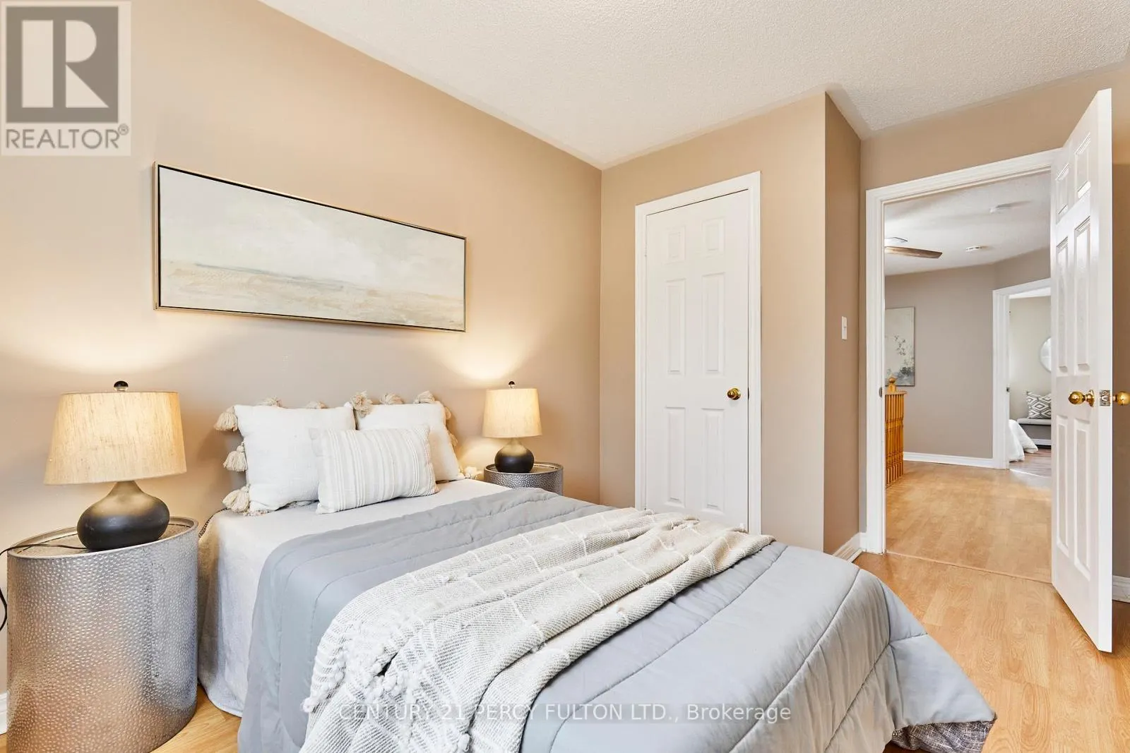 29 ARCHBURY CIRCLE