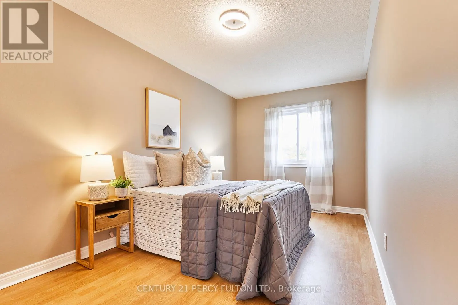 29 ARCHBURY CIRCLE