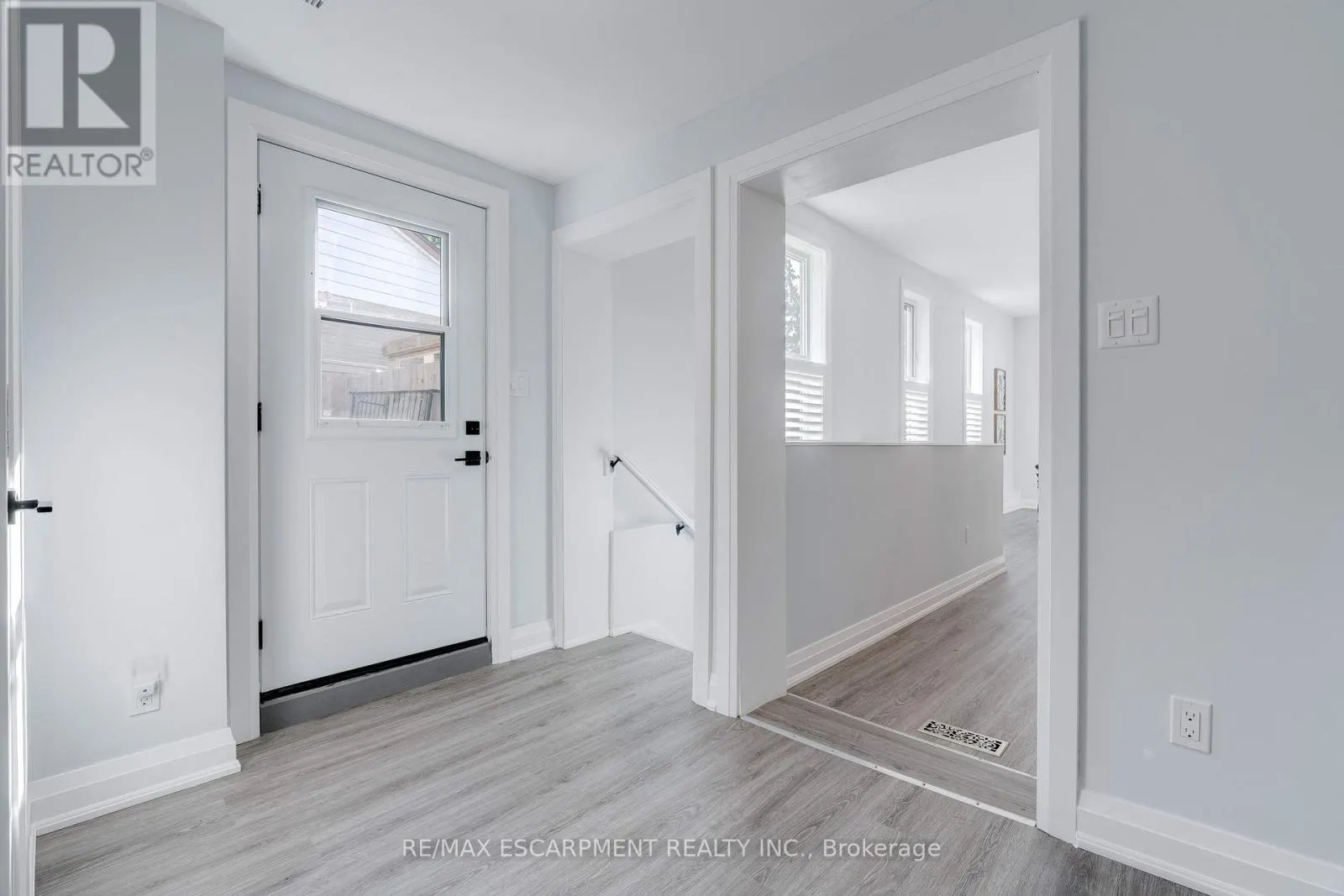 296 KENT CRESCENT