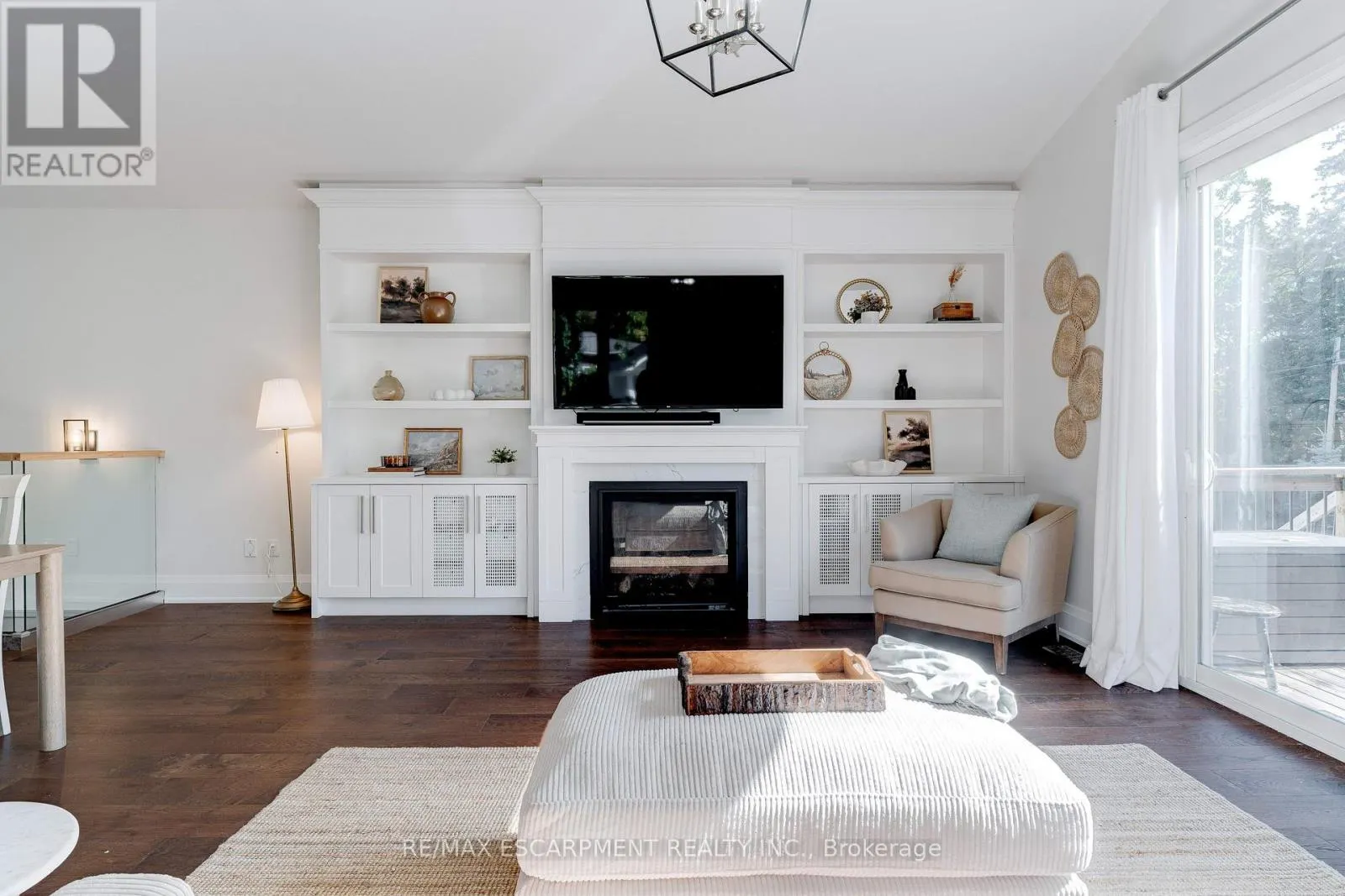 296 KENT CRESCENT