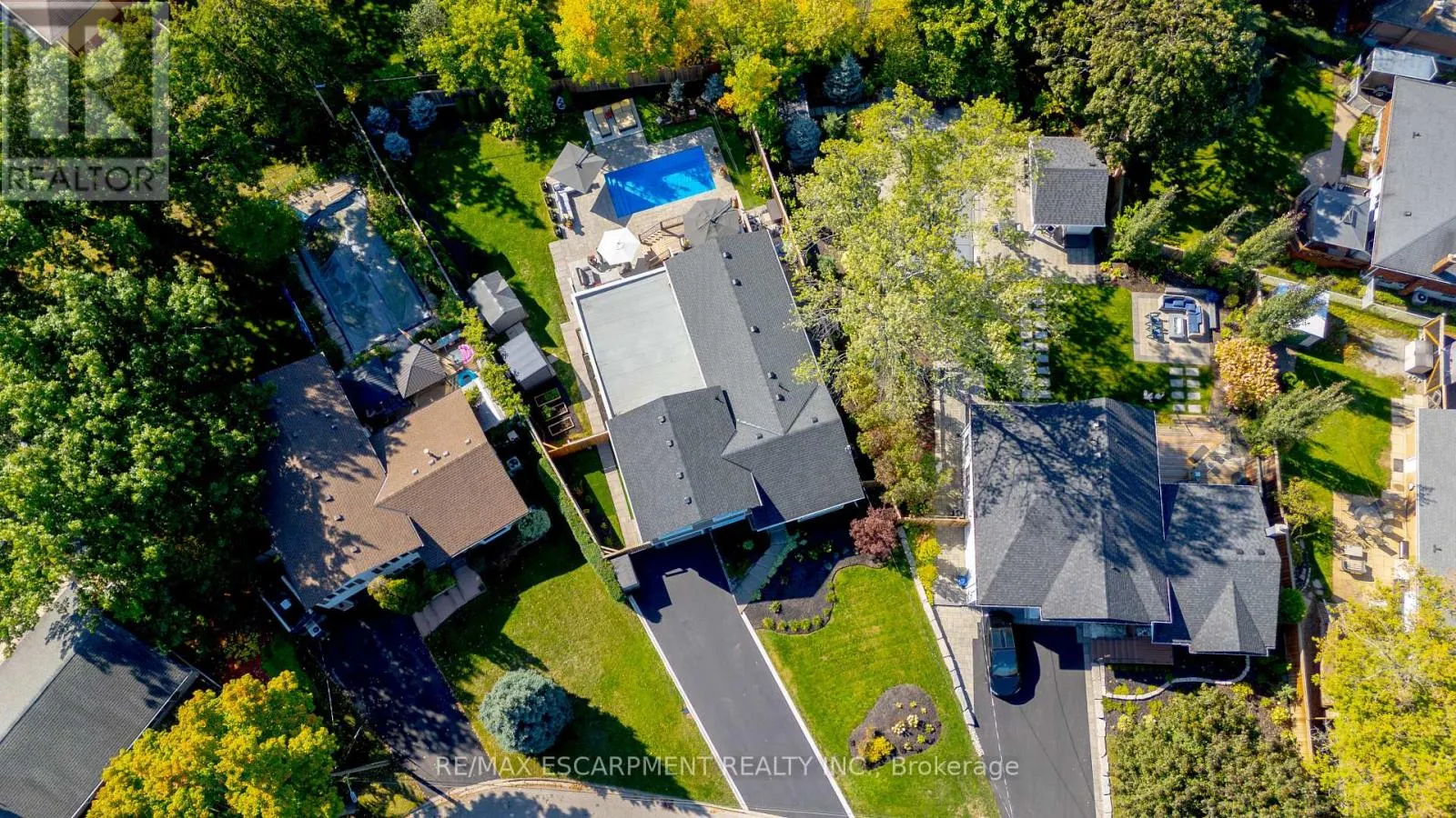 296 KENT CRESCENT