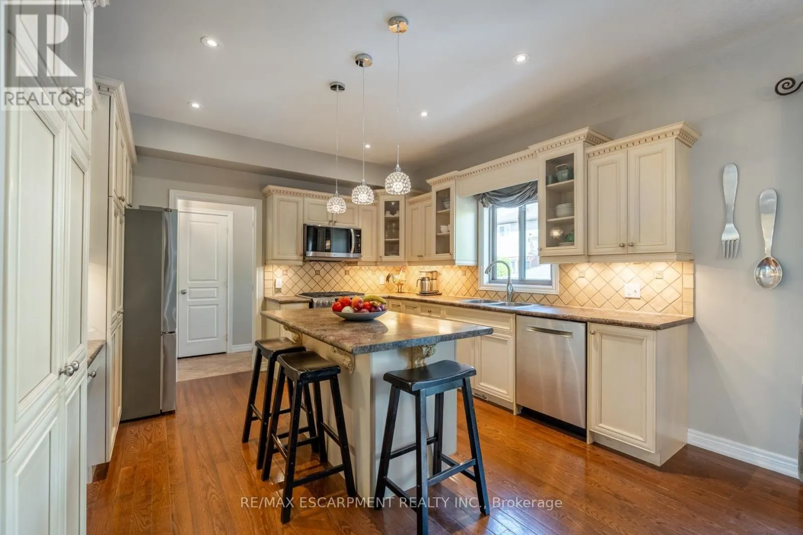 2338 NORLAND DRIVE