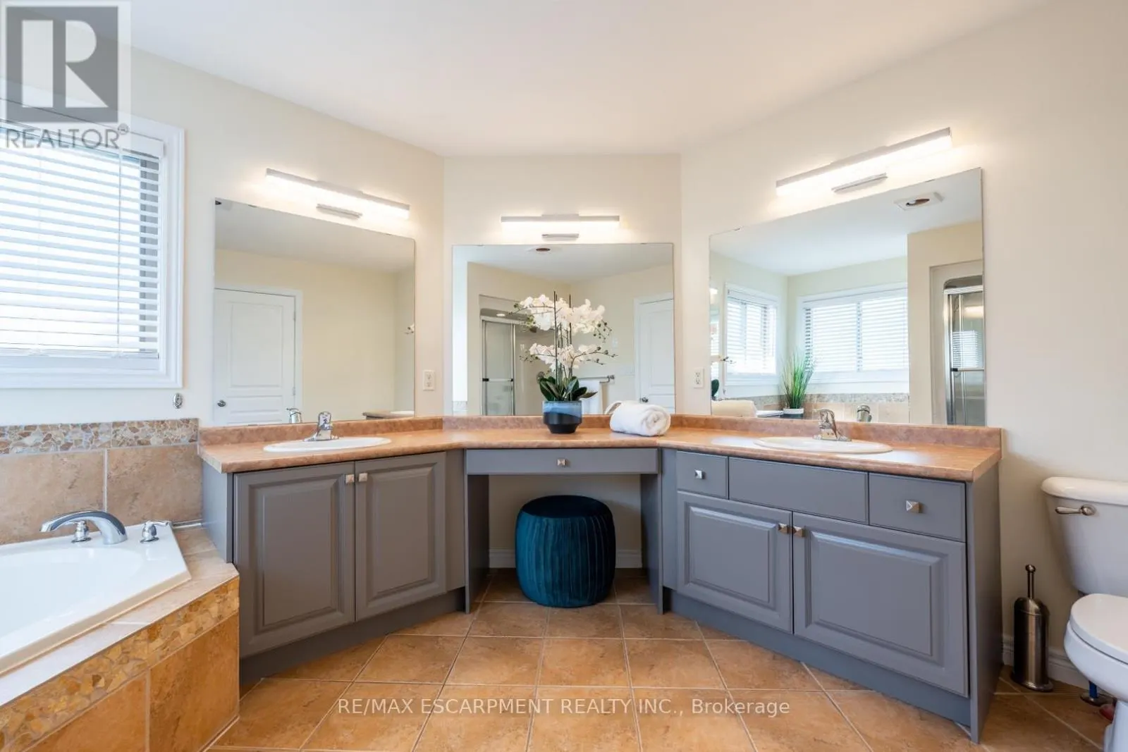 2338 NORLAND DRIVE