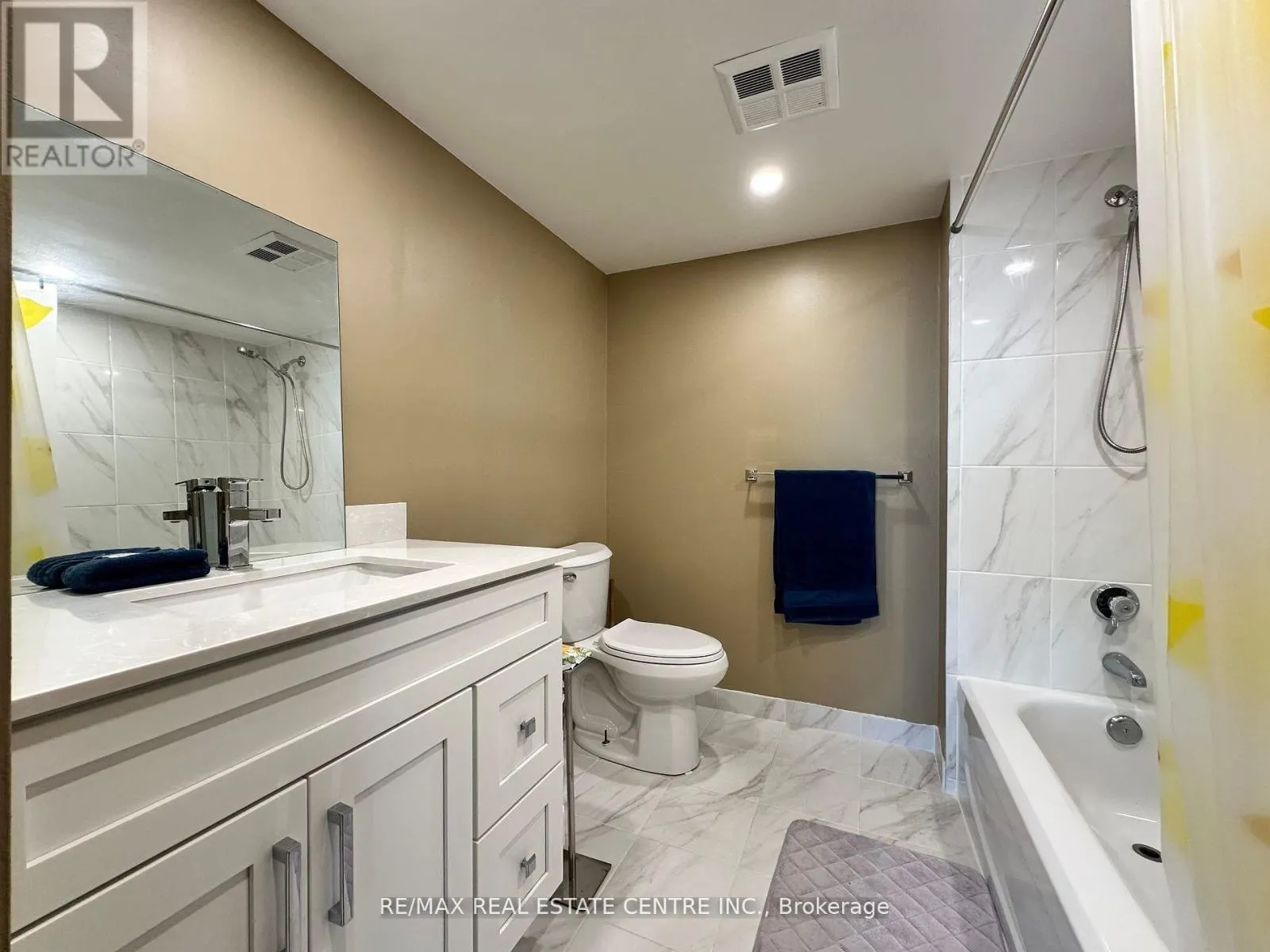 PH5 - 25 TRAILWOOD DRIVE
