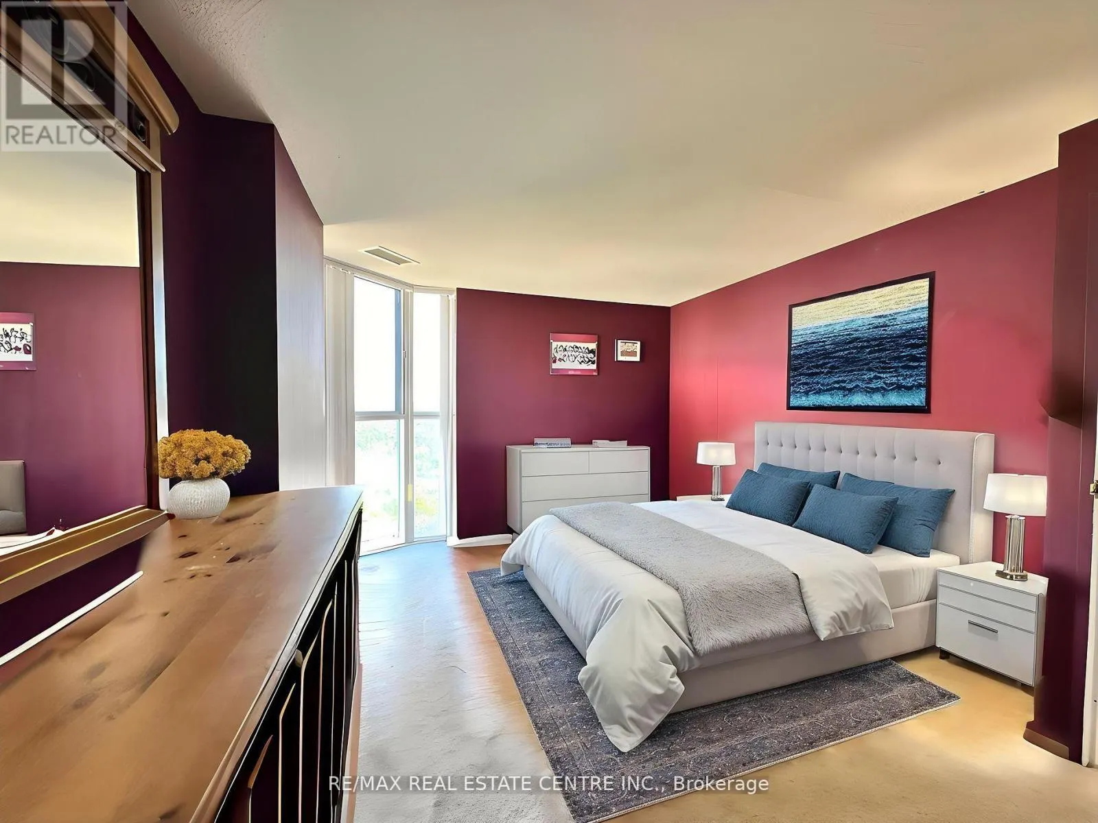 PH5 - 25 TRAILWOOD DRIVE