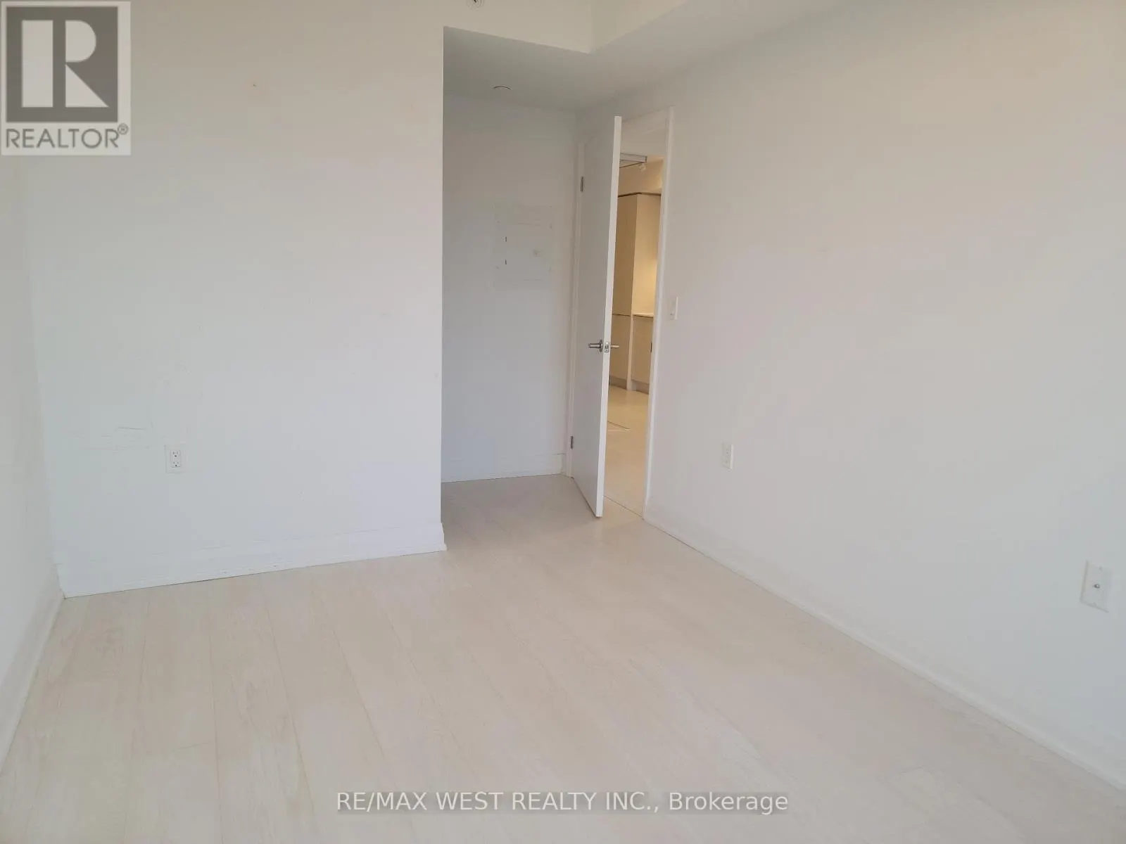 425 - 10 GIBBS ROAD