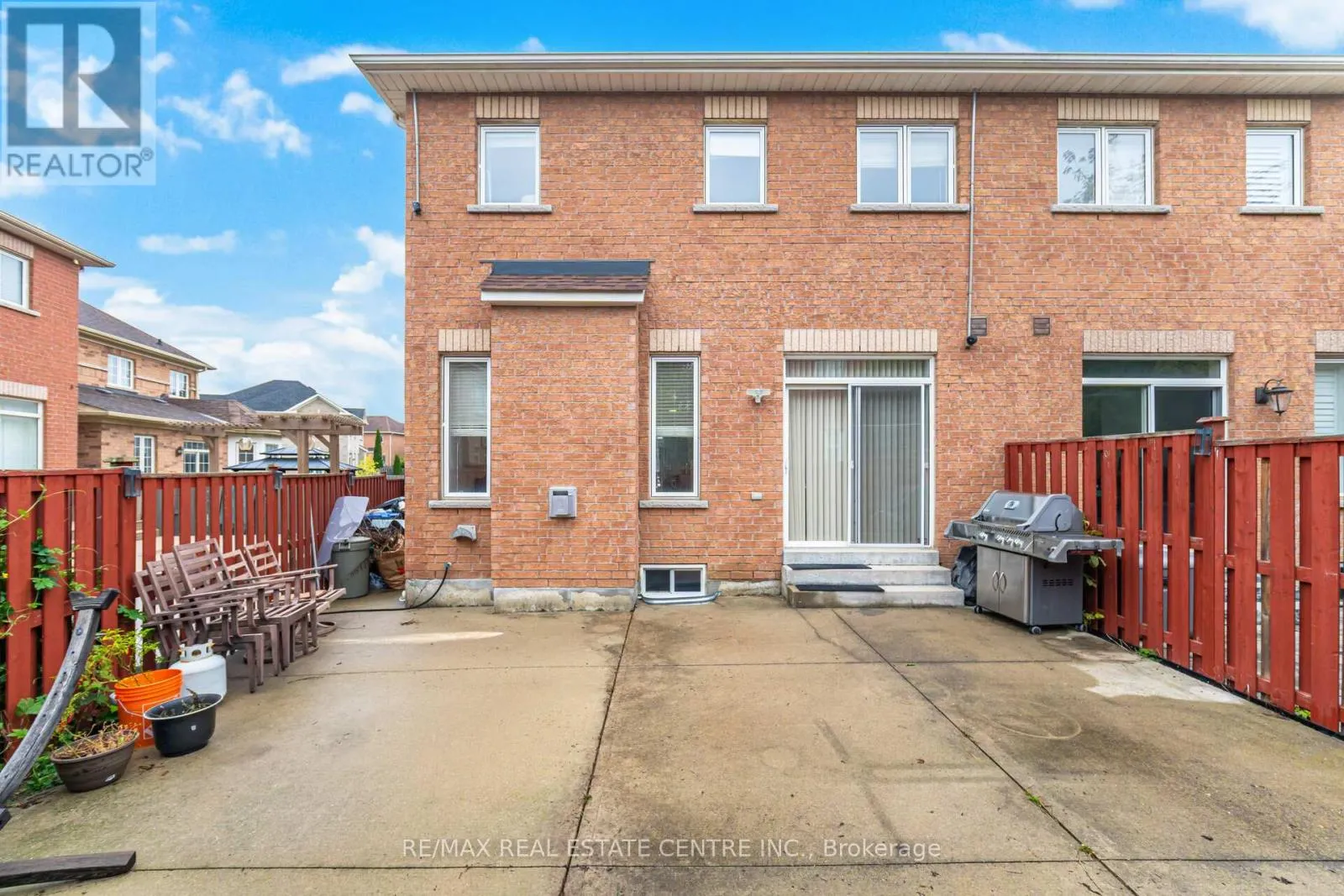 118 CONNOLLY CRESCENT