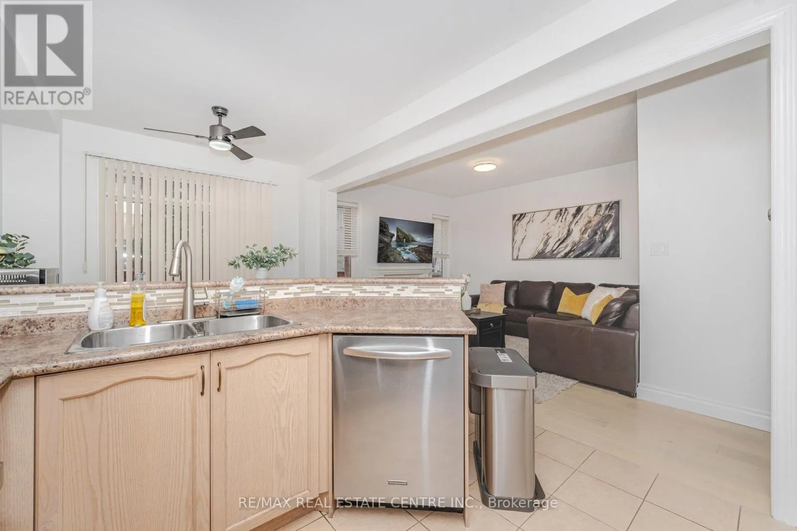 118 CONNOLLY CRESCENT