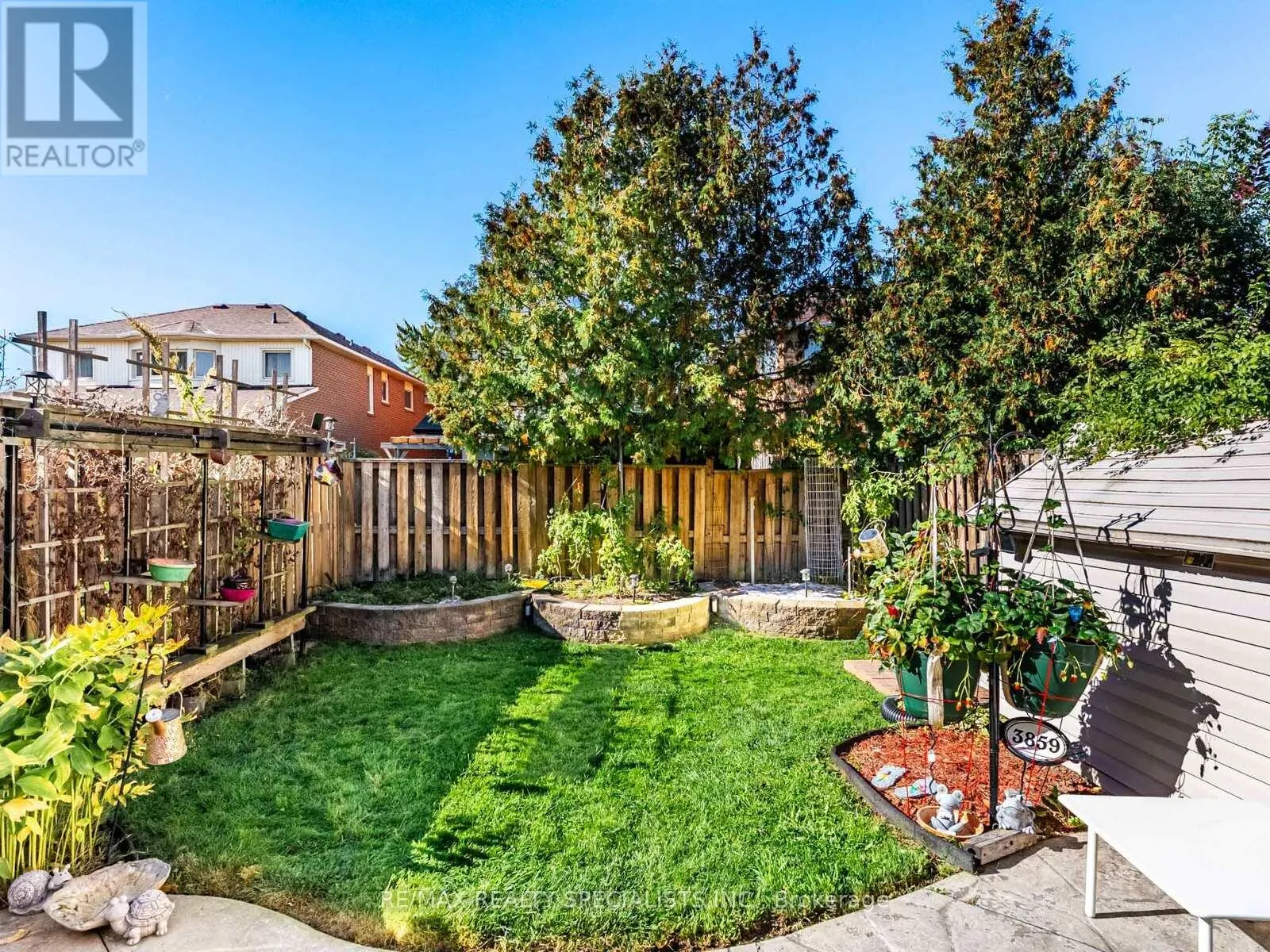 3859 CEDAR HEDGE RISE