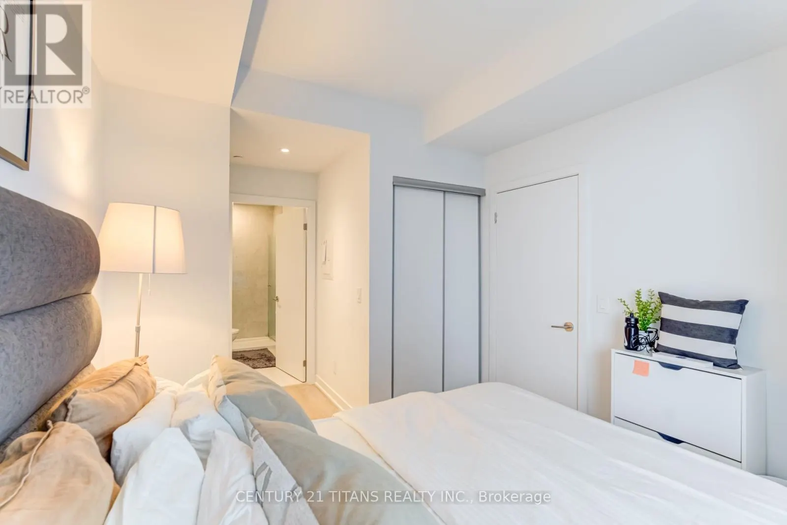 4010 - 1926 LAKESHORE BOULEVARD
