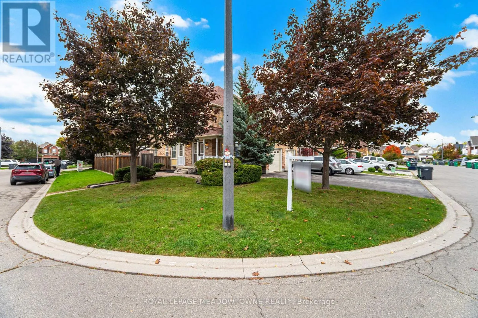 1137 MEADOWGROVE COURT