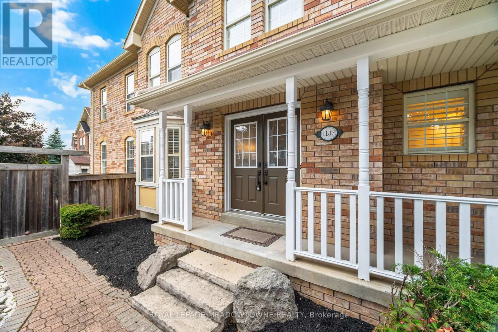 1137 MEADOWGROVE COURT