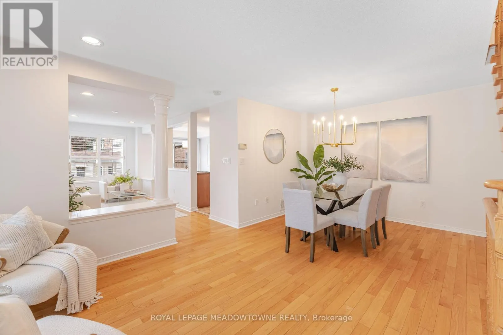 1137 MEADOWGROVE COURT