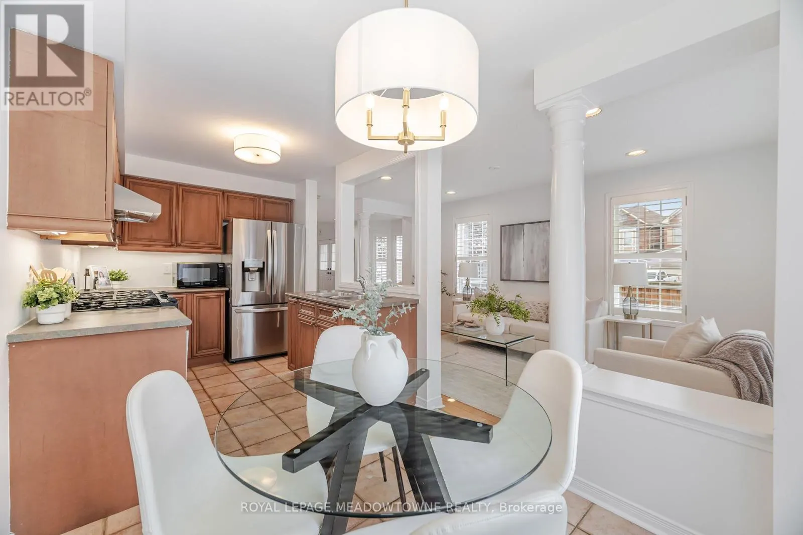 1137 MEADOWGROVE COURT
